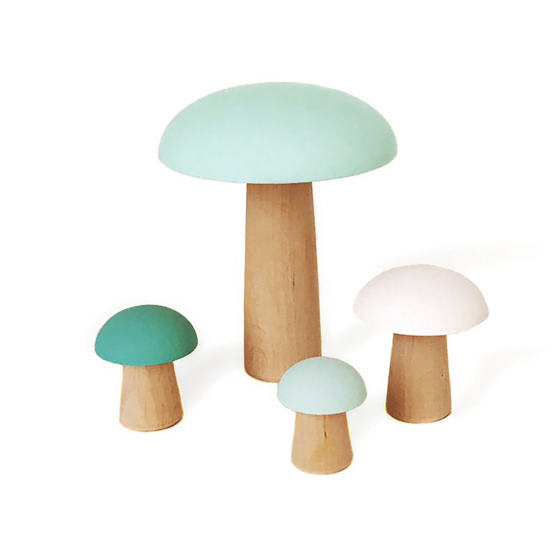 wooden table mushrooms mint 1